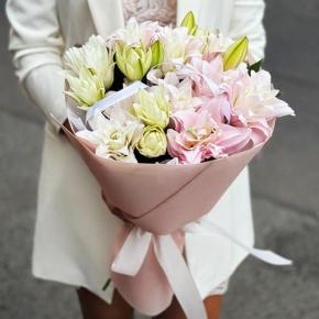 Букет из 7 пионовидных лилий в Краснознаменске