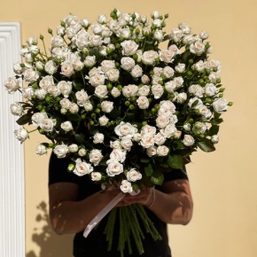 Букет из 27 кустовых роз (80 см) в Краснознаменске