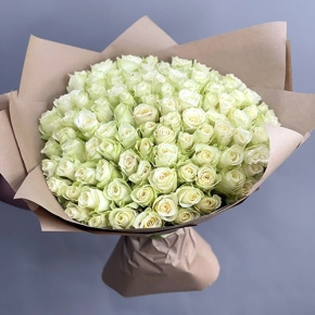 Букет 101 белая роза кения (40 см) в Краснознаменске