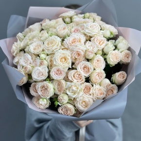 Букет "Кремовый микс" из 25 кустовых роз (50 см) в Краснознаменске