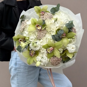 Букет "Эдем" из гортензии, орхидей, эустом, эвкалипта и озатамнуса в Краснознаменске