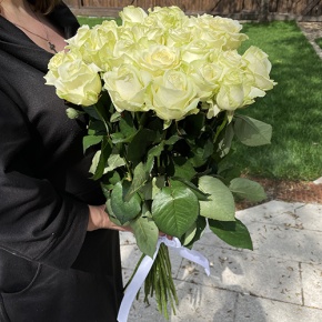 Букет из 21 белой розы (70 см) в Краснознаменске