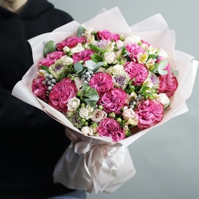 Букет "Люкс" из роз Эквадор Кантри Блюз, брунии, брассики и альстромерий в Краснознаменске