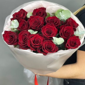 Букет из 13 роз Эквадор Эксплорер (60 см) в Краснознаменске