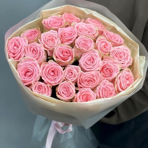 Букет из нежных 25 роз Софи Лорен (60 см) в Краснознаменске