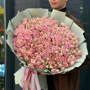 Букет из 101  нежно -розовой кустовой розы (70 см) в Краснознаменске