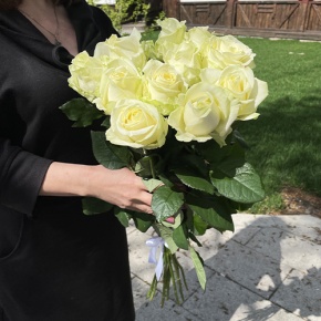 Букет из 11 белых роз (70 см) в Краснознаменске