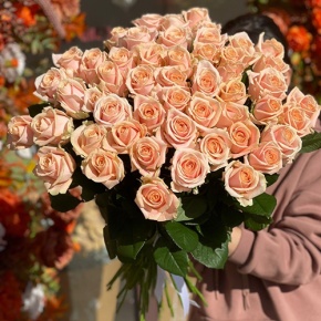 Букет из 51 персиковой розы (60 см) в Краснознаменске