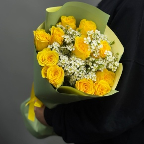 Букет "Нотка счастья" из лимонных роз и хамелациума (40 см) в Краснознаменске