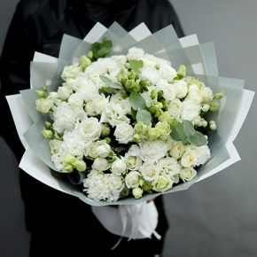 Букет "Маскарпоне" из роз, диантусов, эустом и гиперикума в Краснознаменске