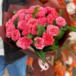 Букет из 25 махровых пионовидных роз Риджентс парк  (60 см) в Краснознаменске