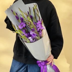 Букет из 9 фиолетовых гладиолусов в Краснознаменске