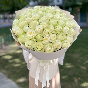 Букет "Манталь" из 51 белой розы (60 см) в Краснознаменске