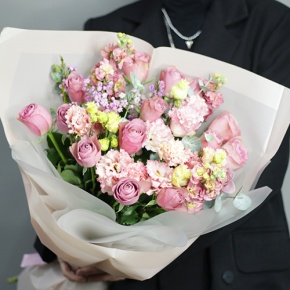 Букет "Крем сода" из роз, эустом и хамелациума в Краснознаменске
