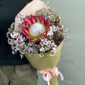Букет из хамелациума, лимонниума и протеи в Краснознаменске