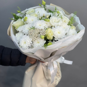 Букет "Меланхолия" из роз и хризантем в Краснознаменске