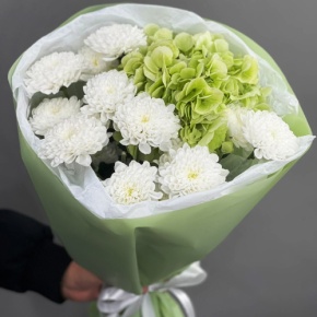 Букет "Линда" из хризантем и Голландской гортензии в Краснознаменске