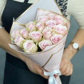 Букет из 15 пудровых роз Кения (40 см) в Краснознаменске