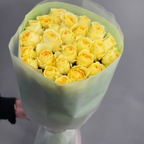 Букет из 25 пионовидных роз Баттеркап (60 см) в Краснознаменске