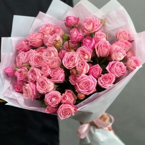 Букет из 11 нежных кустовых роз в Краснознаменске