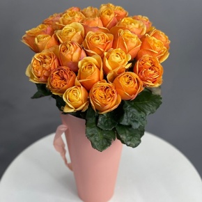 25 пионовидных огненных роз в конусе в Краснознаменске