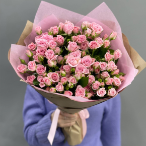 Букет  из 19 кустовых роз (60 см) в Краснознаменске