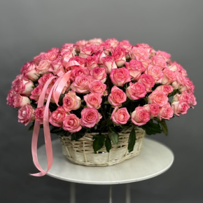 Композиция в корзине из 101 розы Джумилия в Краснознаменске
