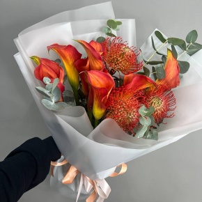 Букет "Империал" из калл, лейко и эвкалипта в Краснознаменске