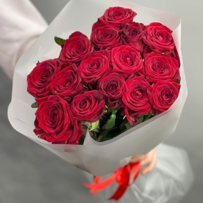 Букетик из 15 красных роз (60 см) в Краснознаменске