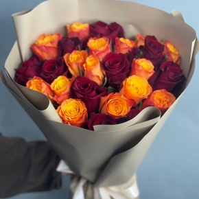 Букет из 25 Кенийских роз микс (40 см) в Краснознаменске