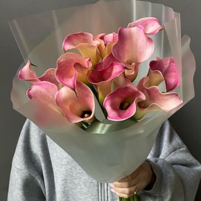 Букет из 13 нежных калл в Краснознаменске