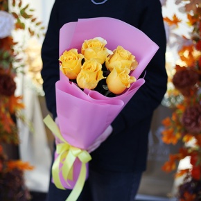 Букет "Еллоу" из 5 ярких роз (70 см) в Краснознаменске