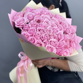 Букет из 51 пастельной розы Аваланж (60 см) в Краснознаменске