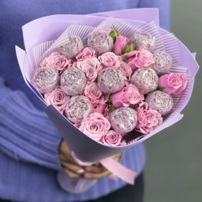 Букет из шоколадных пионов и кустовых роз в Краснознаменске