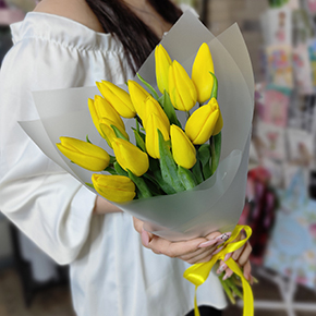 Букет из 15 жёлтых тюльпанов в Краснознаменске