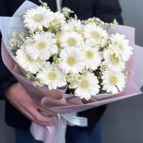 Нежный букет из гербер и ромашек в Краснознаменске