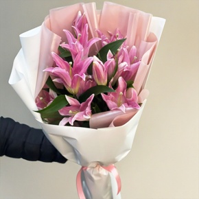 Монобукет из 9 ароматных розовых лилий в Краснознаменске