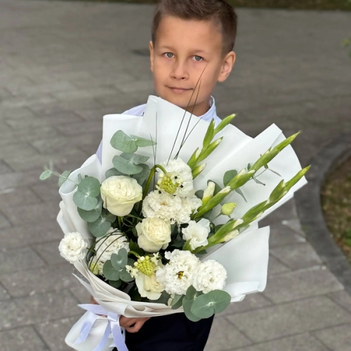 Букет на 1 сентября с гладиолусами, розами, эустомой и орнитогалумом в Краснознаменске