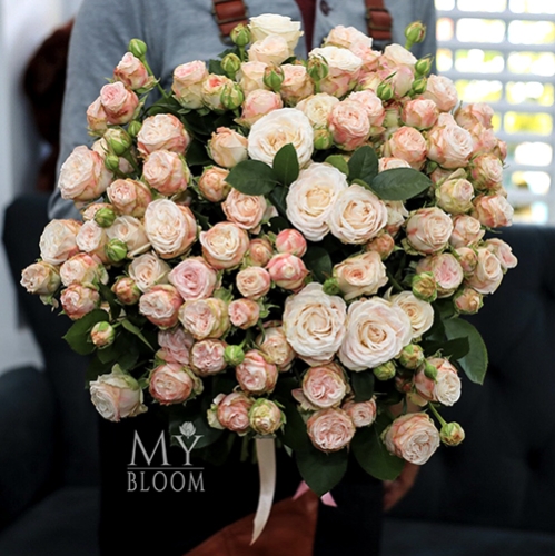 Букет 51 пионовидная роза Бомбастик (60 см) в Краснознаменске