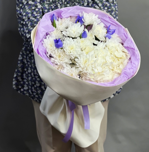 Букет "Грация" из ирисов, гортензии и кустовых хризантем в Краснознаменске