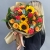 Букет "Ричи" из подсолнухов, альстромерий, гиперикума, роз, скиммии и диантусов в Краснознаменске