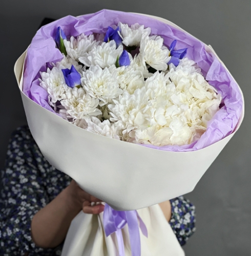 Букет "Грация" из ирисов, гортензии и кустовых хризантем в Краснознаменске
