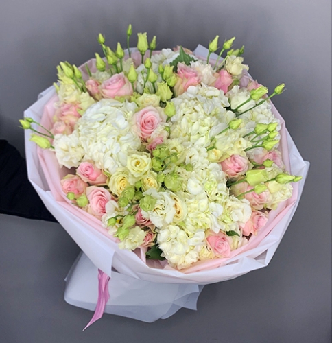 Букет "София" из гортензий, эустом и роз в Краснознаменске