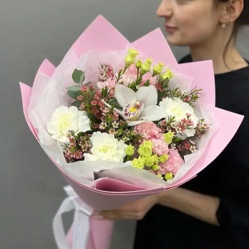 Букет с королевской орхидеей, диантусами, эустомой и шамелациумом в Краснознаменске