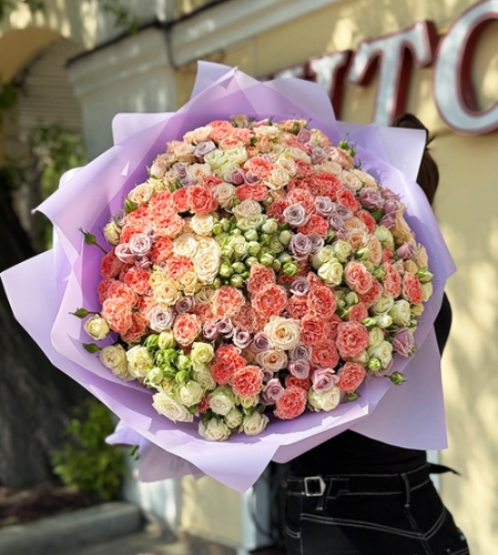 Букет из 101 кустовой розы микс в Краснознаменске